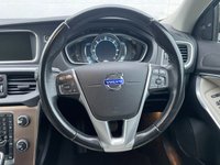 USED 2013 63 VOLVO V40 CROSS COUNTRY 2.0 D3 SE Nav Hatchback 5dr Diesel Geartronic Euro 5 (s/s) (150 ps) www.suffolkcarcentre.co.uk - Located at Lowestoft