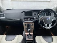 USED 2013 63 VOLVO V40 CROSS COUNTRY 2.0 D3 SE Nav Hatchback 5dr Diesel Geartronic Euro 5 (s/s) (150 ps) www.suffolkcarcentre.co.uk - Located at Lowestoft