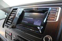 USED 2016 66 VOLKSWAGEN CARAVELLE 2.0 TDI BlueMotion Tech SE MPV 5dr Diesel DSG Euro 6 (stop/start) (150 ps) 