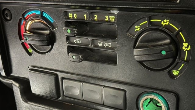 View our LAND ROVER DEFENDER