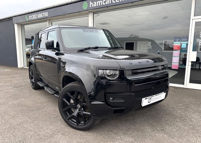 2021 71 Land Rover Defender 3.0 D300 MHEV HSE Hard Top SUV 5dr Diesel Auto 4WD MWB Euro 6 (s/s) (300 ps)