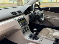 USED 2009 09 VOLKSWAGEN PASSAT 2.0 TDI Highline Estate 5dr Diesel Manual Euro 5 (110 ps) 