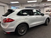 USED 2010 10 PORSCHE CAYENNE 3.0h V6 S SUV 5dr Petrol Hybrid TiptronicS 4WD Euro 5 (s/s) (380 ps) UK DELIVERY FLAT FEE &pound;175 (SUBJECT TO DEAL) *OVER 100 IMAGES ON OUR WEBSITE*BESPOKE FINANCE ARRANGED*PART EXCHANGE WELCOME*ALL VEHICLES HPI CLEAR