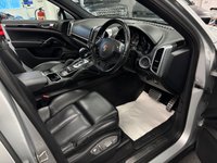 USED 2010 10 PORSCHE CAYENNE 3.0h V6 S SUV 5dr Petrol Hybrid TiptronicS 4WD Euro 5 (s/s) (380 ps) UK DELIVERY FLAT FEE &pound;175 (SUBJECT TO DEAL) *OVER 100 IMAGES ON OUR WEBSITE*BESPOKE FINANCE ARRANGED*PART EXCHANGE WELCOME*ALL VEHICLES HPI CLEAR