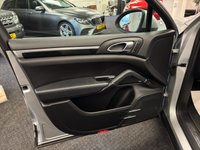 USED 2010 10 PORSCHE CAYENNE 3.0h V6 S SUV 5dr Petrol Hybrid TiptronicS 4WD Euro 5 (s/s) (380 ps) UK DELIVERY FLAT FEE &pound;175 (SUBJECT TO DEAL) *OVER 100 IMAGES ON OUR WEBSITE*BESPOKE FINANCE ARRANGED*PART EXCHANGE WELCOME*ALL VEHICLES HPI CLEAR