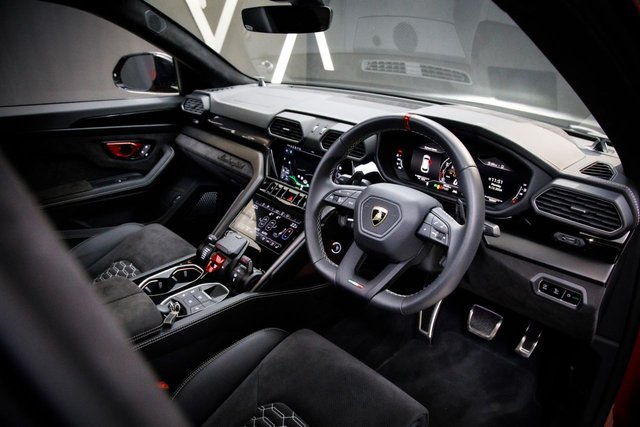 View our LAMBORGHINI URUS