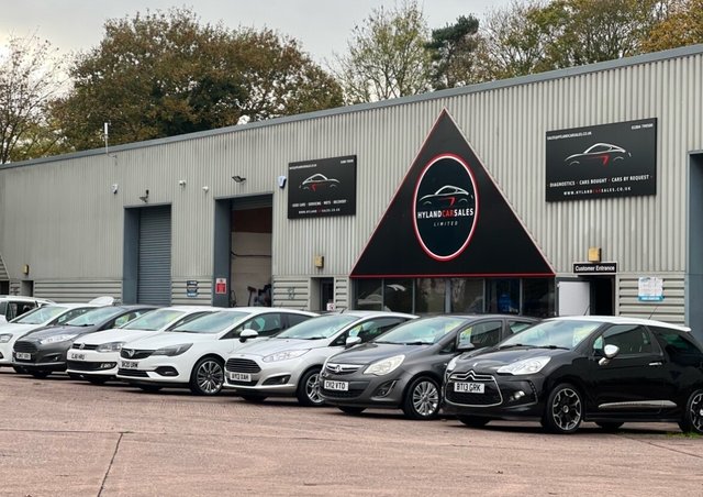 View our RENAULT MEGANE