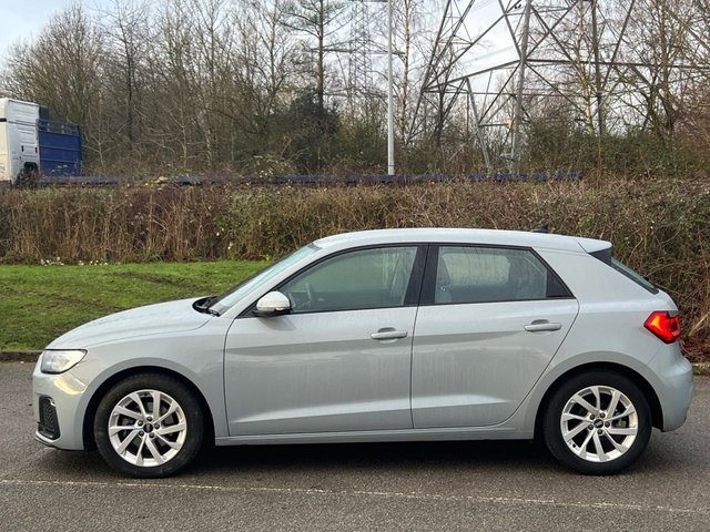 2021 AUDI A1 - Photo 2