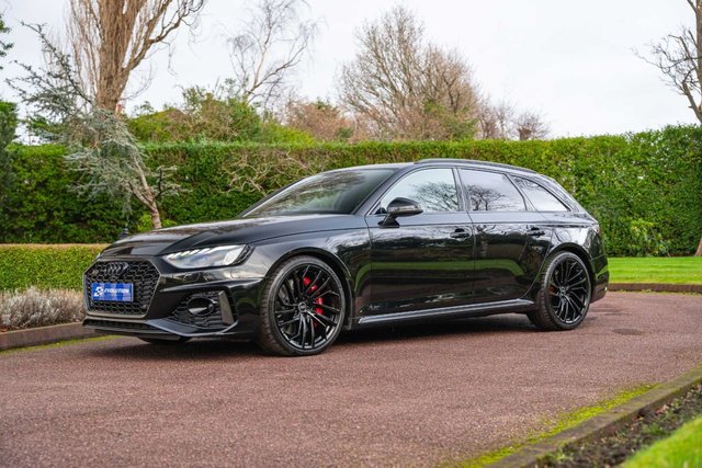 View our AUDI RS4 AVANT