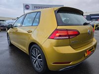 USED 2019 68 VOLKSWAGEN GOLF 1.5 TSI EVO SE Nav Hatchback 5dr Petrol Manual Euro 6 (s/s) (130 ps) A LOVELY ADDITION TO OUR FORECOURT FINISHED IN SUPER STRIKING METALLIC YELLOW PAINT+ONLY 1 FORMER KEEPER+PARK ASSIST+AIR CONDITIONING+ALLOY WHEELS+1 FULL YEARS MOT PRIOR TO COLLECTION+CALL NOW TO ARRANGE A VIEWING+DONT MISS OUT!!!!!!!!!!!!!!!!!!!!!!