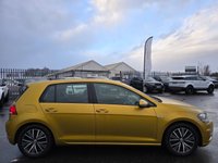 USED 2019 68 VOLKSWAGEN GOLF 1.5 TSI EVO SE Nav Hatchback 5dr Petrol Manual Euro 6 (s/s) (130 ps) A LOVELY ADDITION TO OUR FORECOURT FINISHED IN SUPER STRIKING METALLIC YELLOW PAINT+ONLY 1 FORMER KEEPER+PARK ASSIST+AIR CONDITIONING+ALLOY WHEELS+1 FULL YEARS MOT PRIOR TO COLLECTION+CALL NOW TO ARRANGE A VIEWING+DONT MISS OUT!!!!!!!!!!!!!!!!!!!!!!