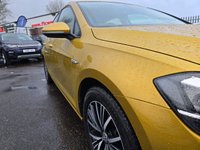 USED 2019 68 VOLKSWAGEN GOLF 1.5 TSI EVO SE Nav Hatchback 5dr Petrol Manual Euro 6 (s/s) (130 ps) A LOVELY ADDITION TO OUR FORECOURT FINISHED IN SUPER STRIKING METALLIC YELLOW PAINT+ONLY 1 FORMER KEEPER+PARK ASSIST+AIR CONDITIONING+ALLOY WHEELS+1 FULL YEARS MOT PRIOR TO COLLECTION+CALL NOW TO ARRANGE A VIEWING+DONT MISS OUT!!!!!!!!!!!!!!!!!!!!!!