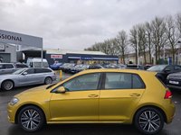 USED 2019 68 VOLKSWAGEN GOLF 1.5 TSI EVO SE Nav Hatchback 5dr Petrol Manual Euro 6 (s/s) (130 ps) A LOVELY ADDITION TO OUR FORECOURT FINISHED IN SUPER STRIKING METALLIC YELLOW PAINT+ONLY 1 FORMER KEEPER+PARK ASSIST+AIR CONDITIONING+ALLOY WHEELS+1 FULL YEARS MOT PRIOR TO COLLECTION+CALL NOW TO ARRANGE A VIEWING+DONT MISS OUT!!!!!!!!!!!!!!!!!!!!!!