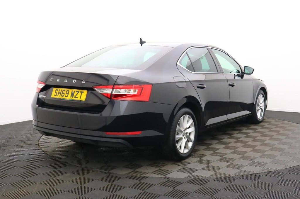 USED 2020 69 SKODA SUPERB 2.0 TDI SE Technology Hatchback 5dr Diesel DSG Euro 6 (s/s) (150 ps) Sat Nav Apple Car Play