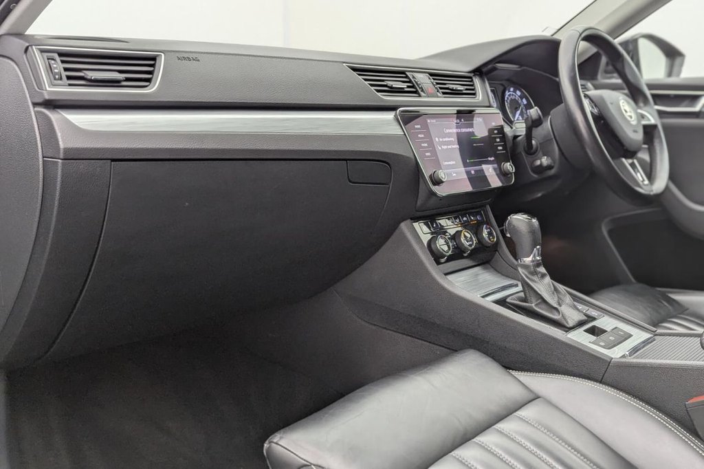 USED 2020 69 SKODA SUPERB 2.0 TDI SE Technology Hatchback 5dr Diesel DSG Euro 6 (s/s) (150 ps) Sat Nav Apple Car Play