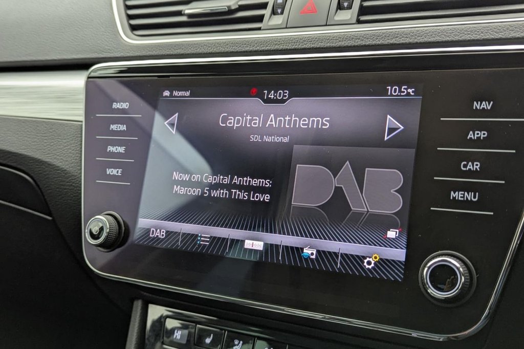 USED 2020 69 SKODA SUPERB 2.0 TDI SE Technology Hatchback 5dr Diesel DSG Euro 6 (s/s) (150 ps) Sat Nav Apple Car Play