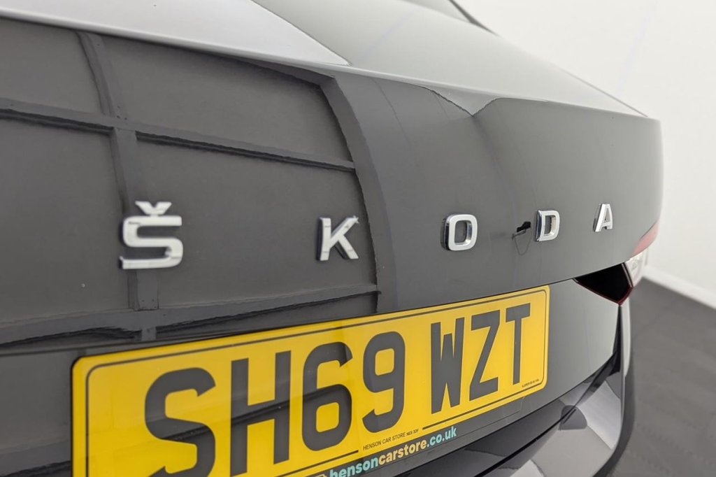 USED 2020 69 SKODA SUPERB 2.0 TDI SE Technology Hatchback 5dr Diesel DSG Euro 6 (s/s) (150 ps) Sat Nav Apple Car Play