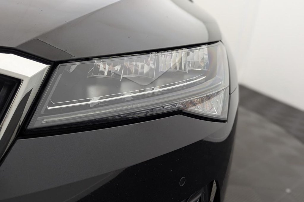 USED 2020 69 SKODA SUPERB 2.0 TDI SE Technology Hatchback 5dr Diesel DSG Euro 6 (s/s) (150 ps) Sat Nav Apple Car Play