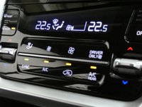 USED 2021 71 KIA SORENTO 1.6 h T-GDi 2 SUV 5dr Petrol Hybrid Auto AWD Euro 6 (s/s) (226 bhp) 7 SEATS REAR VIEW CAMERA CRUISE CONTROL PARKING SENSORS 1 OWNER SERVICE HISTORY KIA WARRANTY TILL SEPT 2028