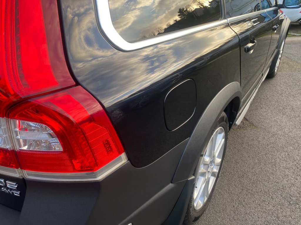 USED 2014 14 VOLVO XC70 2.4 D5 SE Lux Estate 5dr Diesel Geartronic AWD Euro 5 (215 ps) WINTER AND FAMILY PACK