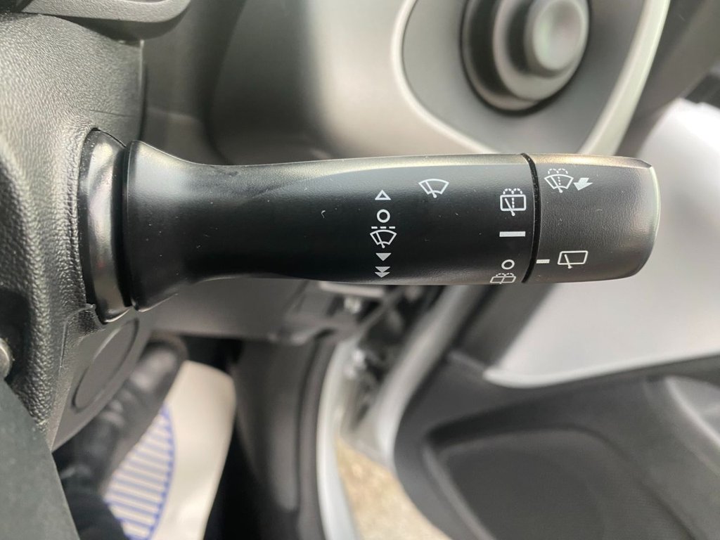 USED 2015 65 PEUGEOT 108 1.2 PureTech Allure Top! 5dr Petrol Manual Euro 6 (82 ps) 44000 MILES SUNROOF