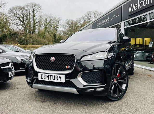 2016 09 Jaguar F-Pace 3.0 D300 V6 First Edition SUV 5dr Diesel Auto AWD Euro 6 (s/s) (300 ps)
