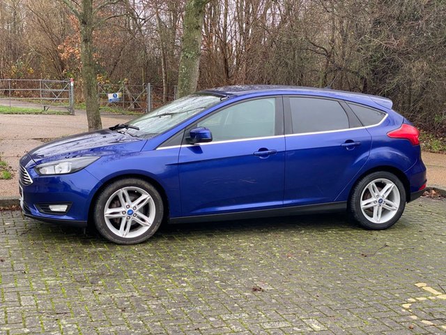 2015 FORD FOCUS 1.0T EcoBoost Zetec Hatchback 5dr Petrol Manual Euro 6 (s/s) (125 ps) - Photo 3