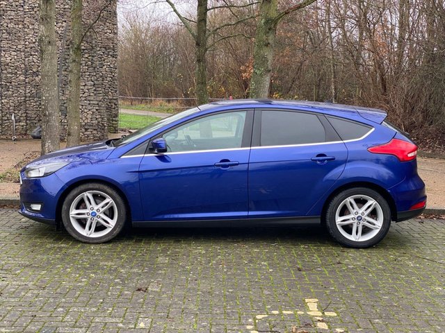 2015 FORD FOCUS 1.0T EcoBoost Zetec Hatchback 5dr Petrol Manual Euro 6 (s/s) (125 ps) - Photo 4