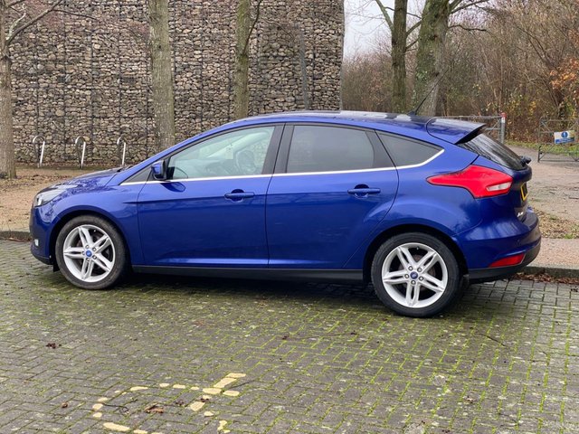 2015 FORD FOCUS 1.0T EcoBoost Zetec Hatchback 5dr Petrol Manual Euro 6 (s/s) (125 ps) - Photo 5
