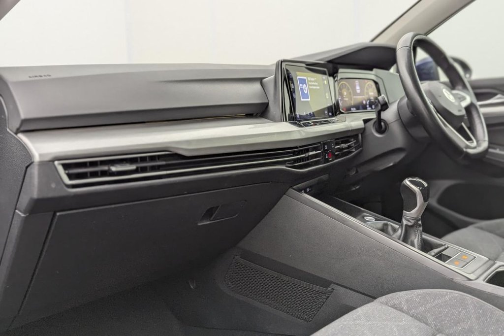 USED 2021 21 VOLKSWAGEN GOLF 1.5 TSI Life Hatchback 5dr Petrol Manual Euro 6 (s/s) (150 ps) Sat Nav Apple Car Play