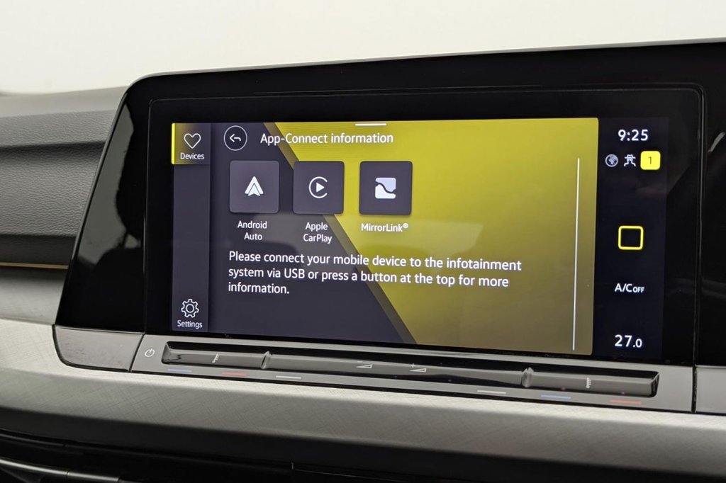 USED 2021 21 VOLKSWAGEN GOLF 1.5 TSI Life Hatchback 5dr Petrol Manual Euro 6 (s/s) (150 ps) Sat Nav Apple Car Play