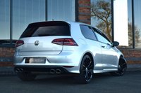 USED 2017 17 VOLKSWAGEN GOLF 2.0 TSI BlueMotion Tech R Hatchback 3dr Petrol DSG 4Motion Euro 6 (s/s) (310 ps) DYNAUDIO / LEATHER / PRO NAV