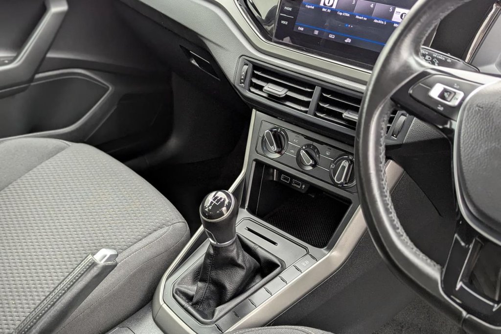 USED 2018 18 VOLKSWAGEN POLO 1.0 SE Hatchback 5dr Petrol Manual Euro 6 (s/s) (65 ps) Apple Car Play Cruise Control