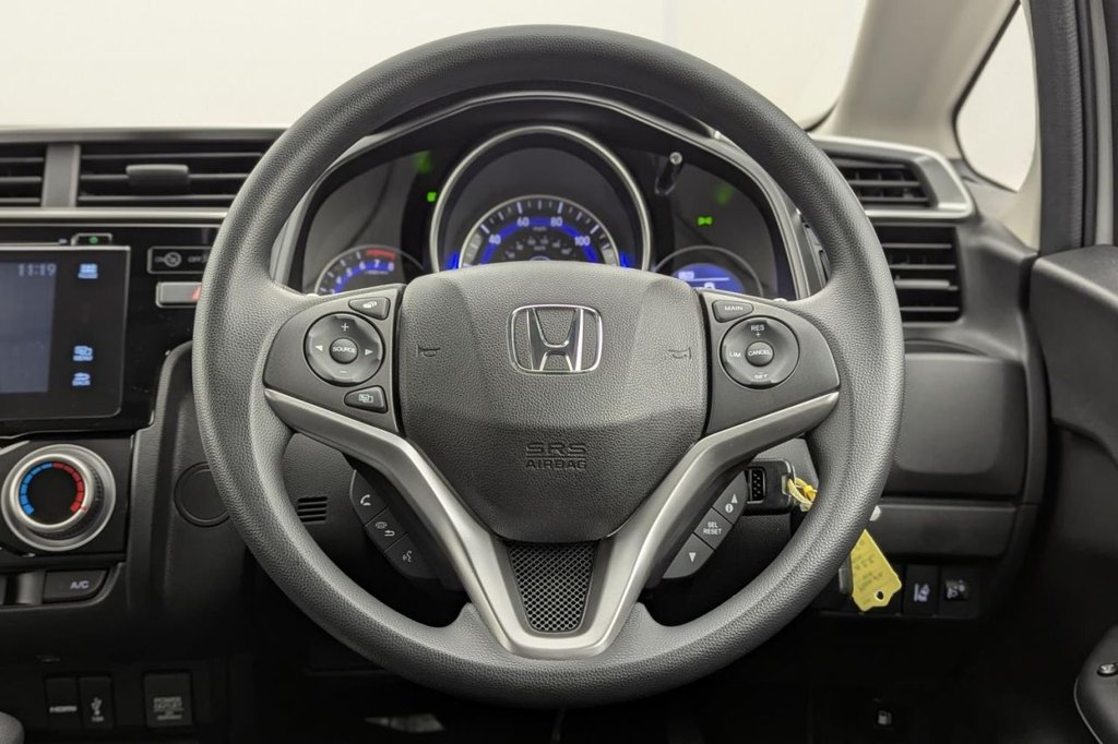 USED 2019 69 HONDA JAZZ 1.3 i-VTEC SE Hatchback 5dr Petrol CVT Euro 6 (s/s) (102 ps) Cruise Control DAB