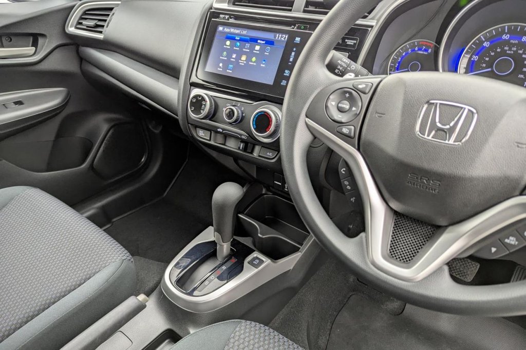 USED 2019 69 HONDA JAZZ 1.3 i-VTEC SE Hatchback 5dr Petrol CVT Euro 6 (s/s) (102 ps) Cruise Control DAB