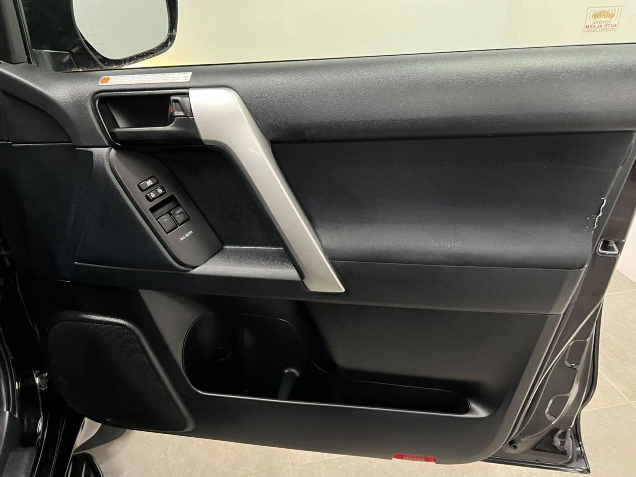 2021 TOYOTA LAND CRUISER 2.8D Active Commercial Auto 3dr 204BHP Full History, Chassis Underseal - vehicle photo 27 for sale on PureCar