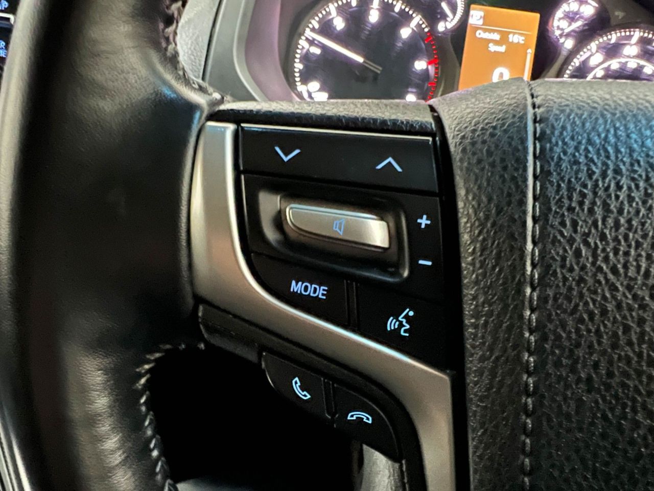 2021 TOYOTA LAND CRUISER 2.8D Active Commercial Auto 3dr 204BHP Full History, Chassis Underseal - vehicle photo 38 for sale on PureCar