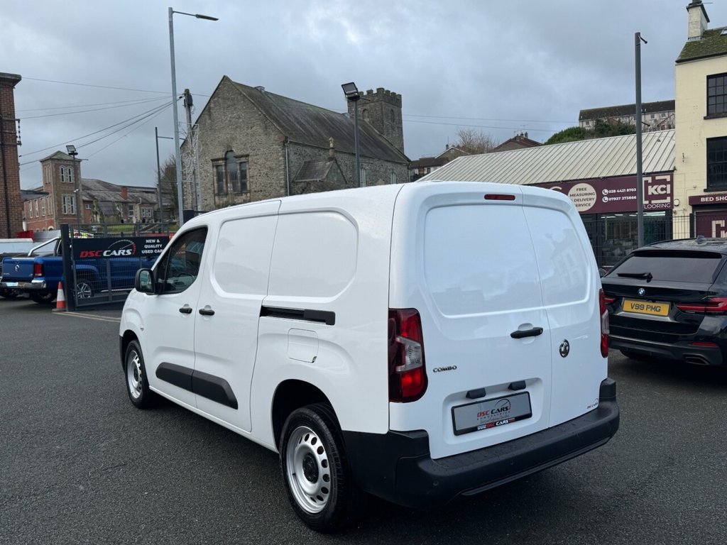 USED 2021 70 VAUXHALL COMBO 1.5 Turbo D 2300 Dynamic Panel Van 4dr Diesel Manual L2 H1 Euro 6 (100 ps) P SENSORS**AIR CON**BLUETOOTH