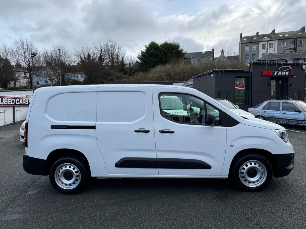 USED 2021 70 VAUXHALL COMBO 1.5 Turbo D 2300 Dynamic Panel Van 4dr Diesel Manual L2 H1 Euro 6 (100 ps) P SENSORS**AIR CON**BLUETOOTH