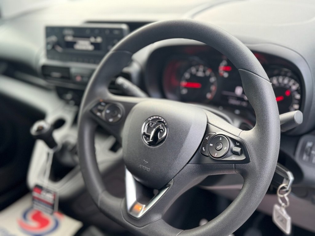 USED 2021 70 VAUXHALL COMBO 1.5 Turbo D 2300 Dynamic Panel Van 4dr Diesel Manual L2 H1 Euro 6 (100 ps) P SENSORS**AIR CON**BLUETOOTH