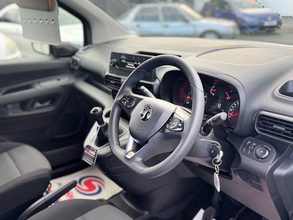 USED 2021 70 VAUXHALL COMBO 1.5 Turbo D 2300 Dynamic Panel Van 4dr Diesel Manual L2 H1 Euro 6 (100 ps) P SENSORS**AIR CON**BLUETOOTH