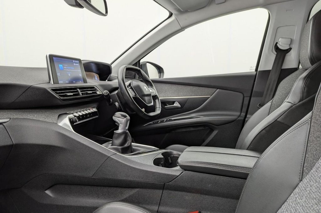 USED 2020 70 PEUGEOT 3008 1.2 PureTech Allure SUV 5dr Petrol Manual Euro 6 (s/s) (130 ps) Apple Car Play Half Leather