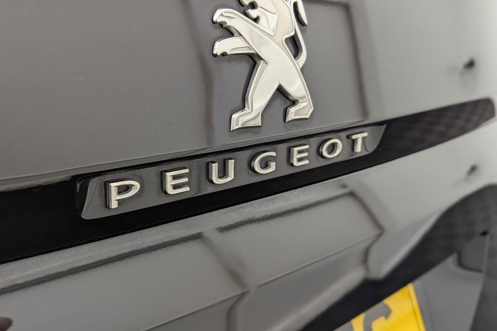 USED 2020 70 PEUGEOT 3008 1.2 PureTech Allure SUV 5dr Petrol Manual Euro 6 (s/s) (130 ps) Apple Car Play Half Leather
