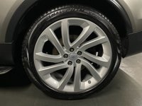 USED 2017 17 LAND ROVER DISCOVERY 5 3.0 TD V6 First Edition SUV 5dr Diesel Auto 4WD Euro 6 (s/s) (258 ps) RARE FIRST EDITION - SILICONE SILVER - 7 SERVICES TO 71K - LOW OWNERS - GLASS PANORAMIC ROOF - HEATED AND COOLED FRONT + REAR SEATS - 360 CAMERAS - EBONY LEATHER INTERIOR - SIDE STEPS