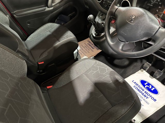 View our PEUGEOT PARTNER