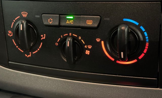 View our PEUGEOT PARTNER