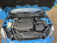 USED 2015 65 VOLVO V40 2.0 D2 R-Design Nav Hatchback 5dr Diesel Auto Euro 6 (s/s) (120 ps) LOVELY SPECIFICATION! 2 KEYS