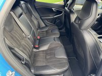 USED 2015 65 VOLVO V40 2.0 D2 R-Design Nav Hatchback 5dr Diesel Auto Euro 6 (s/s) (120 ps) LOVELY SPECIFICATION! 2 KEYS