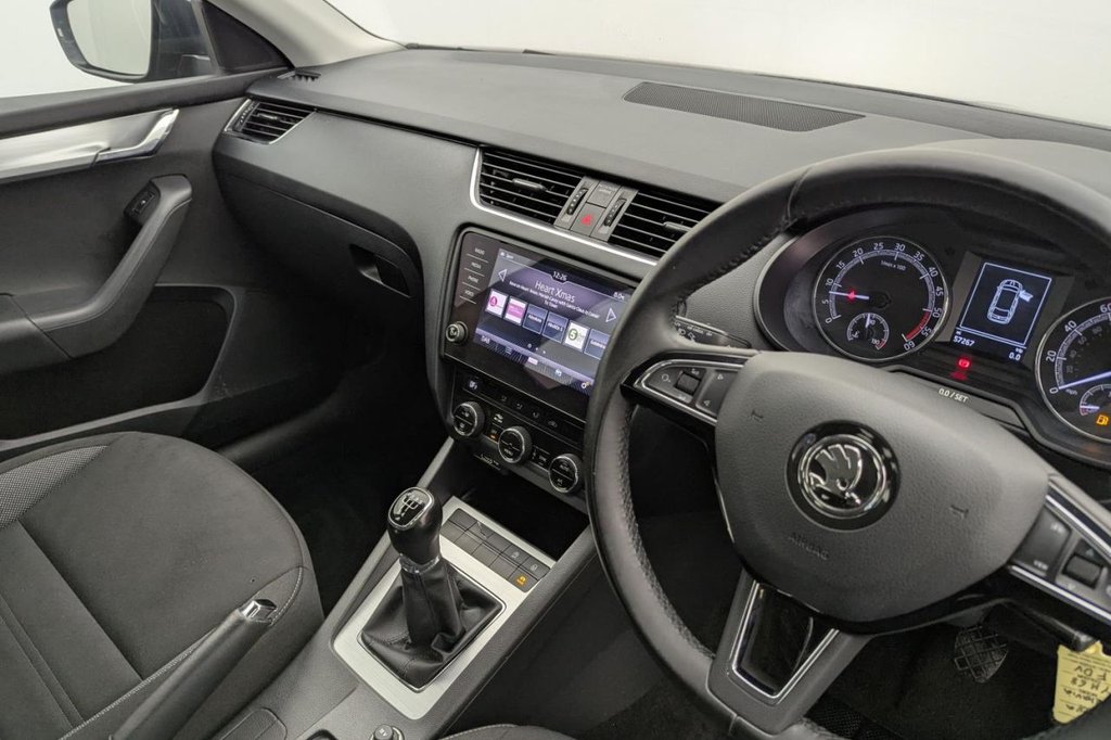 USED 2018 68 SKODA OCTAVIA 1.6 TDI SE Estate 5dr Diesel Manual Euro 6 (s/s) (115 ps) Apple Car Play DAB