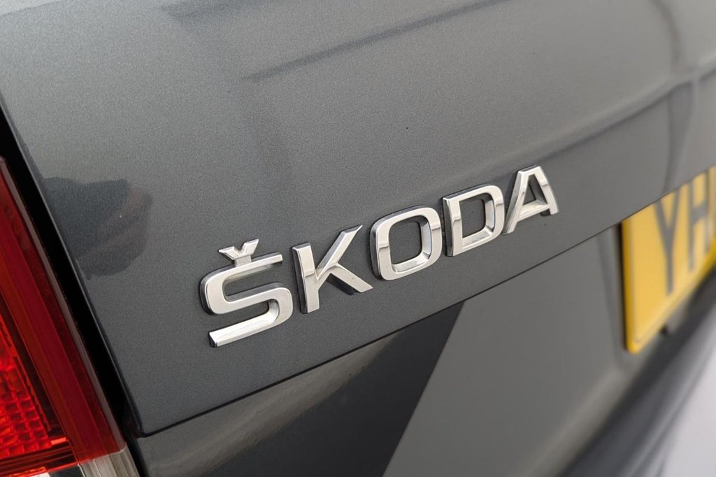 USED 2018 68 SKODA OCTAVIA 1.6 TDI SE Estate 5dr Diesel Manual Euro 6 (s/s) (115 ps) Apple Car Play DAB